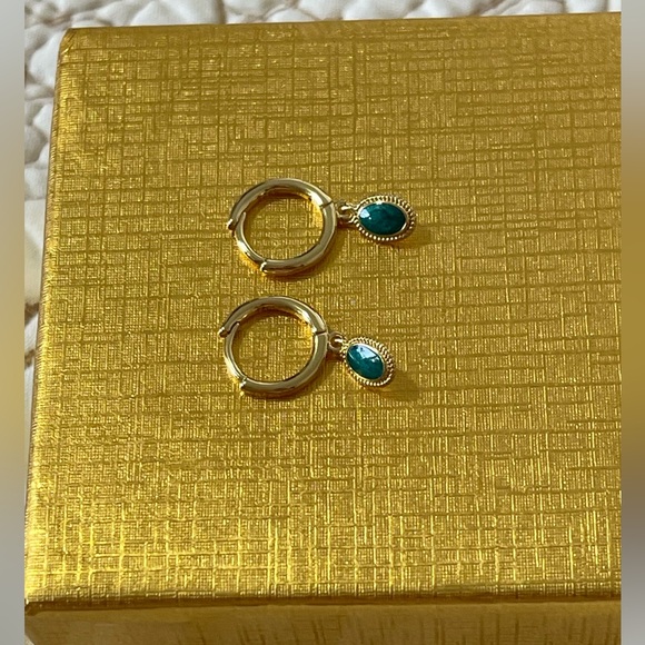 14k gold plated  Earrings with Starry Sky GreenZirconia Hypoallergenic. - Picture 3 of 5